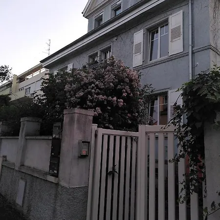 Lägenhet La De La Maison Bleue